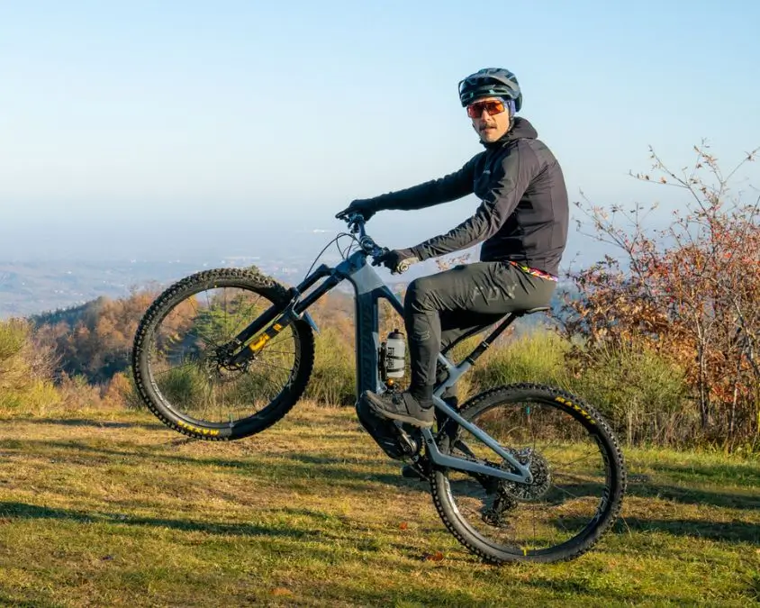 Manual in mountain bike